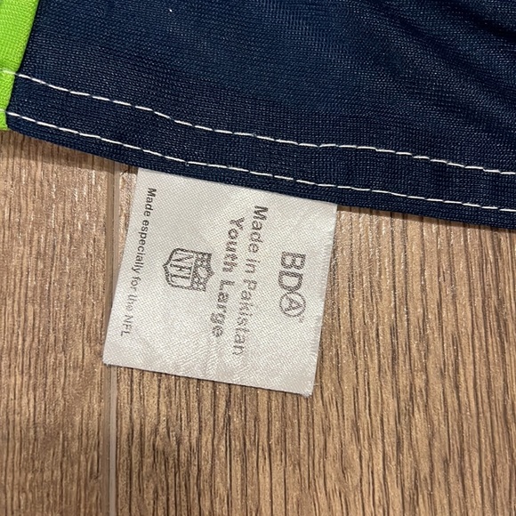 NFL Seattle Seahawks Reversible Size Medium Jersey [K7] - Picture 4 of 8